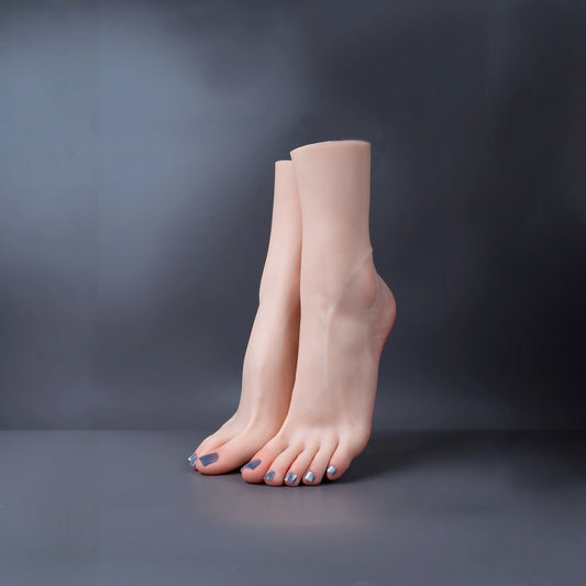 Lifelike Platinum Silicone Foot Model | Cat Eye Nails - Nude - image 1