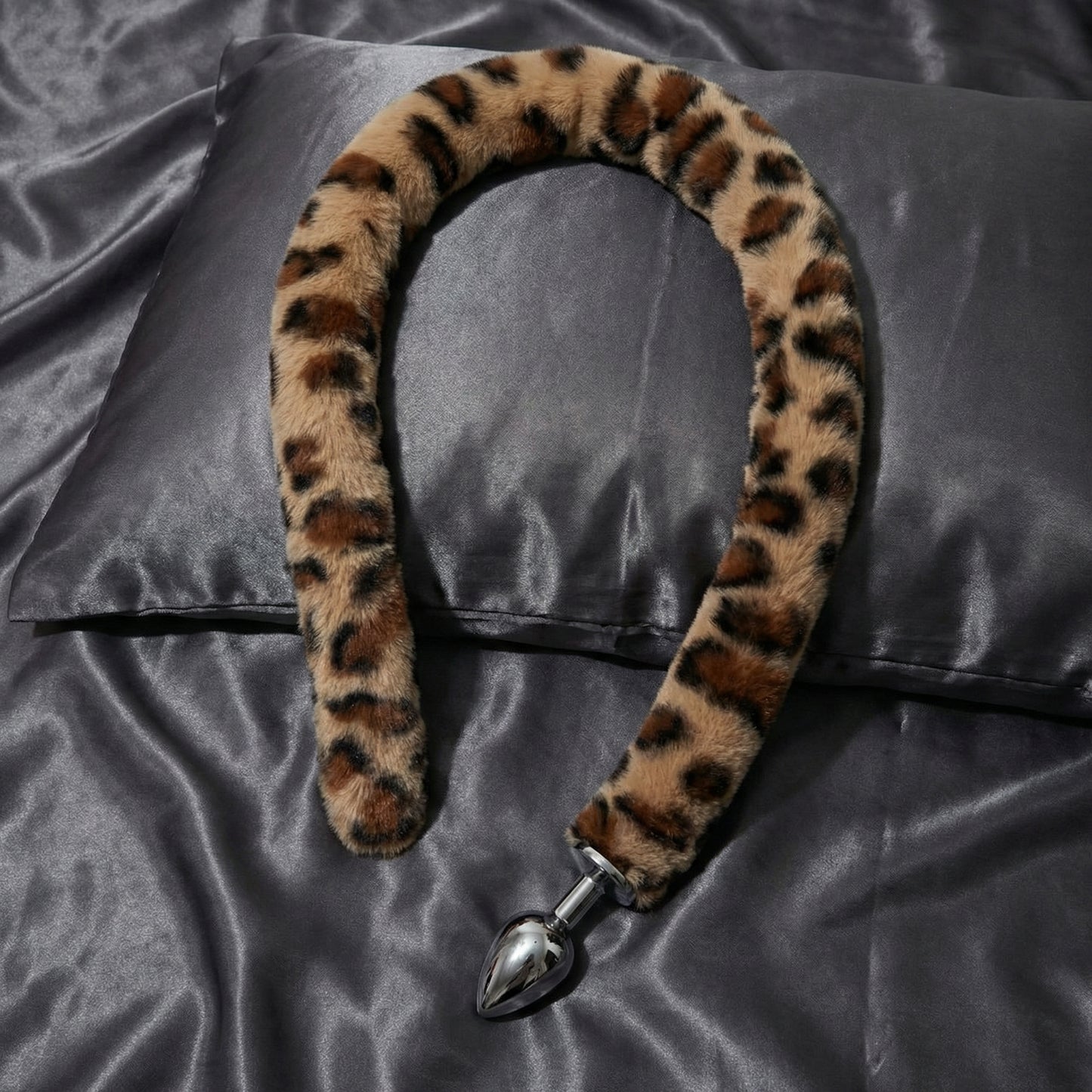 39'' Leopard Tail Plug - image 3