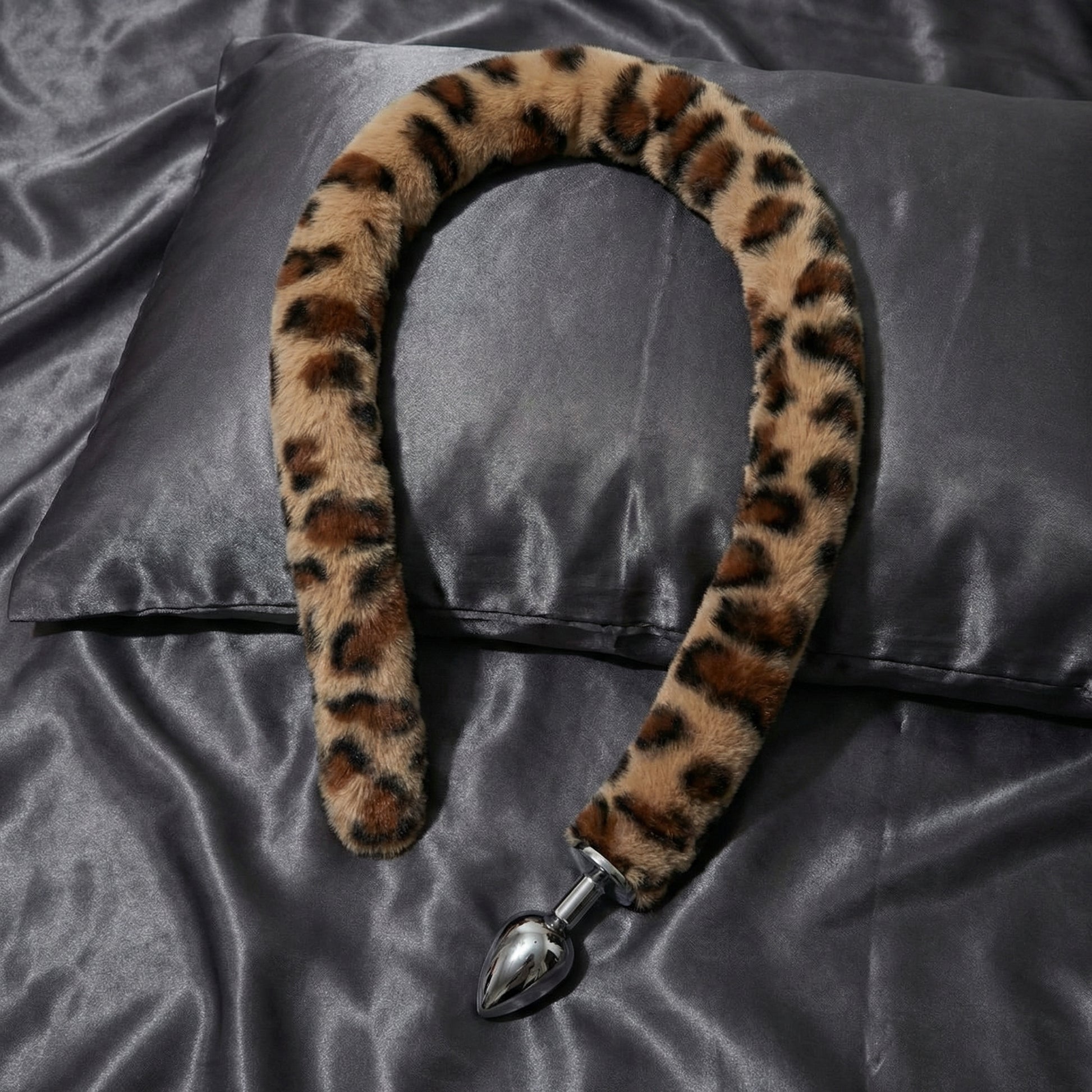 39'' Leopard Tail Plug - image 3