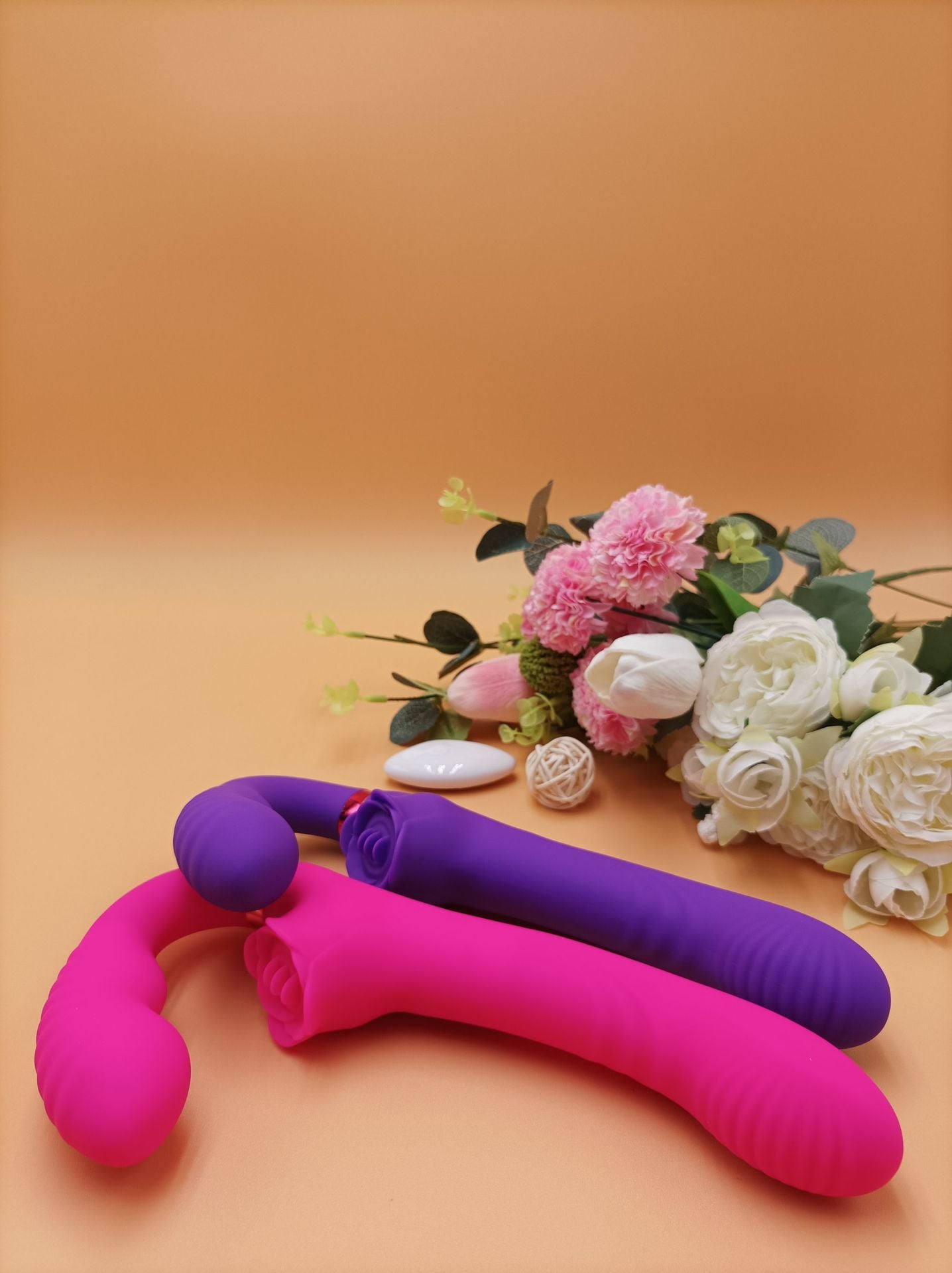 Remote Control G Spot Vibrator With Clit Licking - image 0