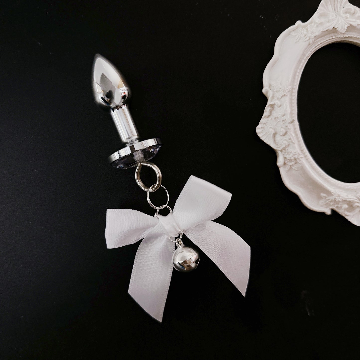 Bijou Bondage: The Bells & Butt Plugs Set - G -4cm - image 2