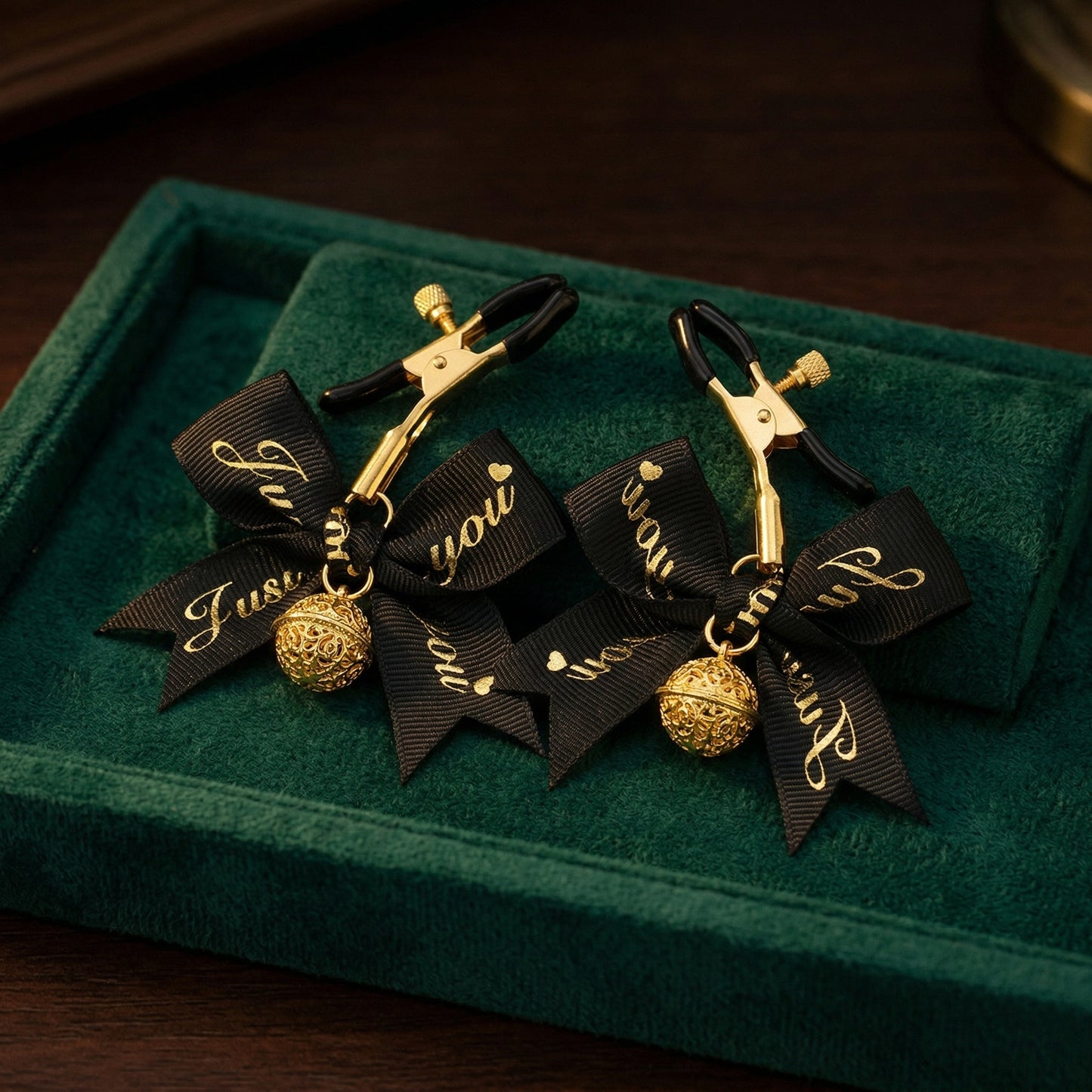 Metal Alligator Clamp Set with Bells & Bow Accents - image 4